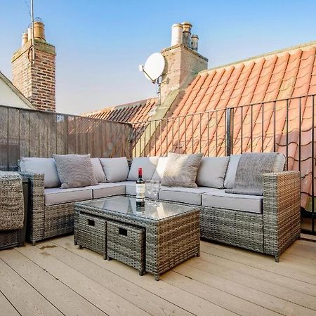 89A Church Street - Luxury One Bed Apartment With Roof Terrace Уитби Екстериор снимка
